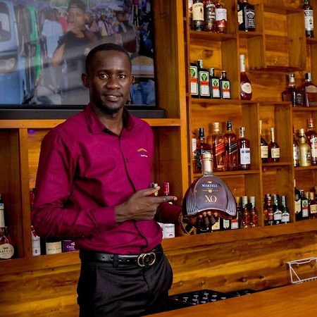Hadjens Hotel Mwanza Zewnętrze zdjęcie